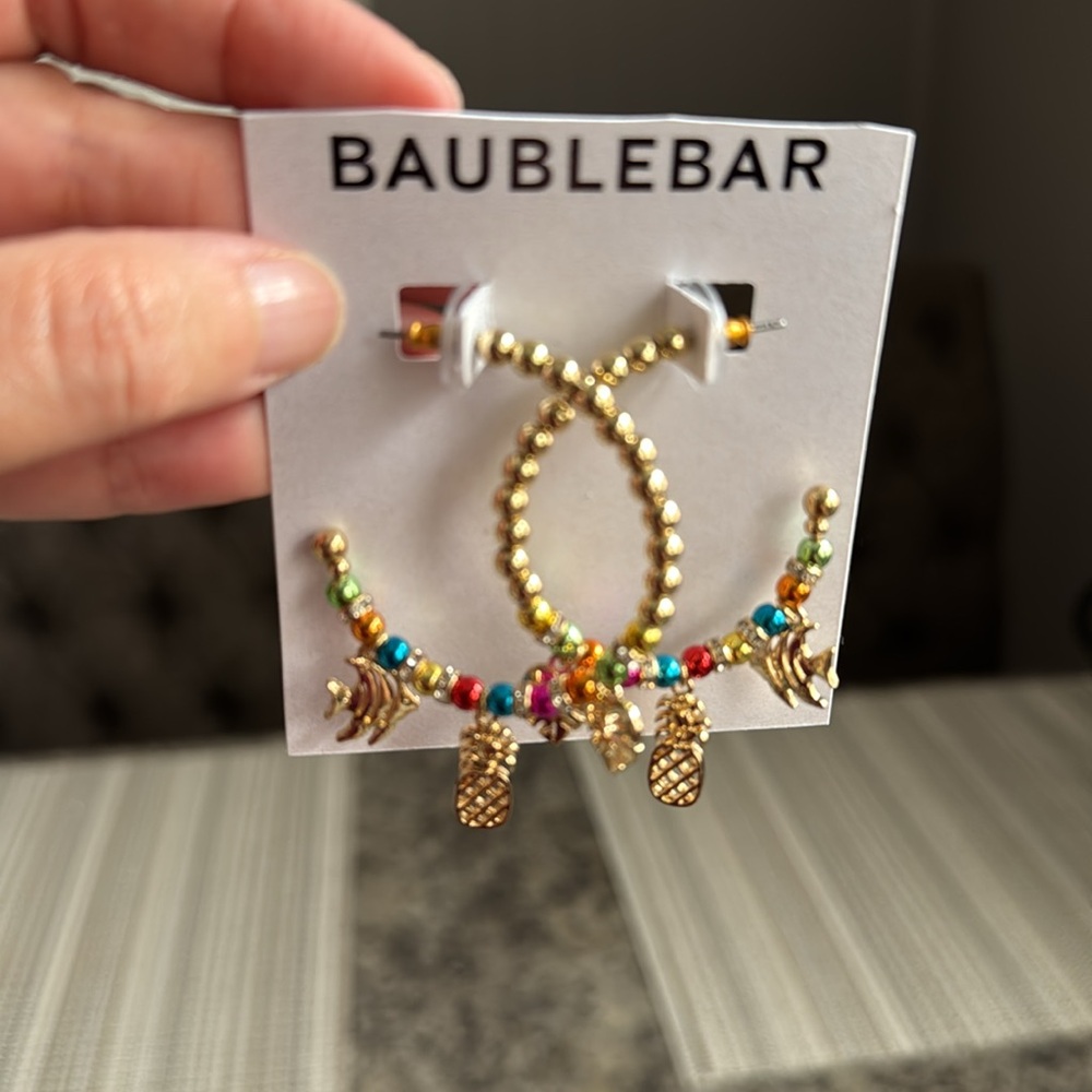 Baublebar Beaded Tropical Gold Tone Hoop Earrings Summer Fish Pineapple Charms - Picture 11 of 11